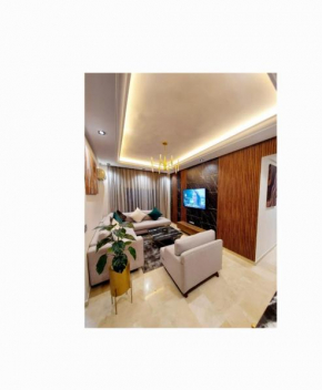 modern apartment opposite the Hassan2 mosque, very well equipped and stylish, 85 m2 with gym and direct sea view with underground garage , prohibits unmarried couples of Arab origin